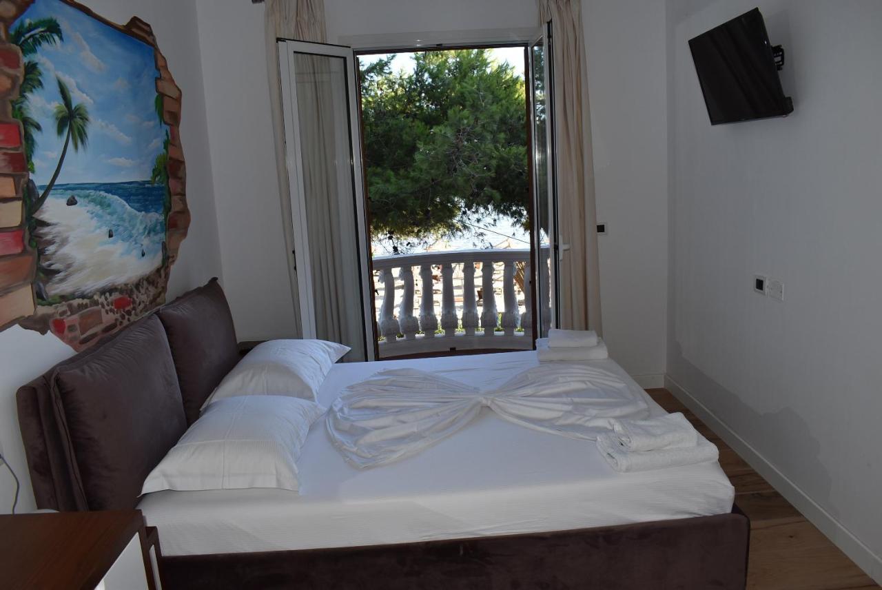 Cosmo Hotel *