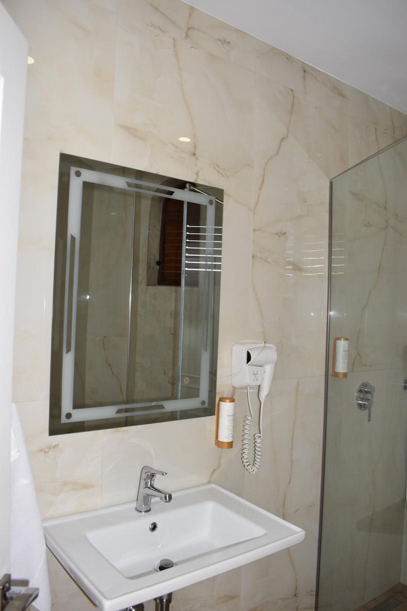 Cosmo Hotell Durrës